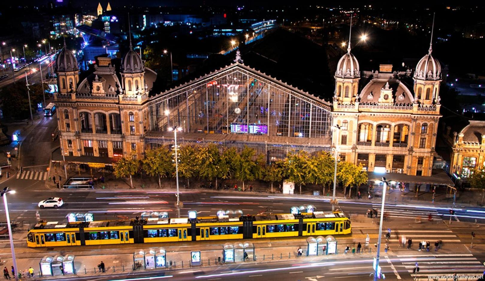Little Americas Westend Residence Apartments Budapest Esterno foto