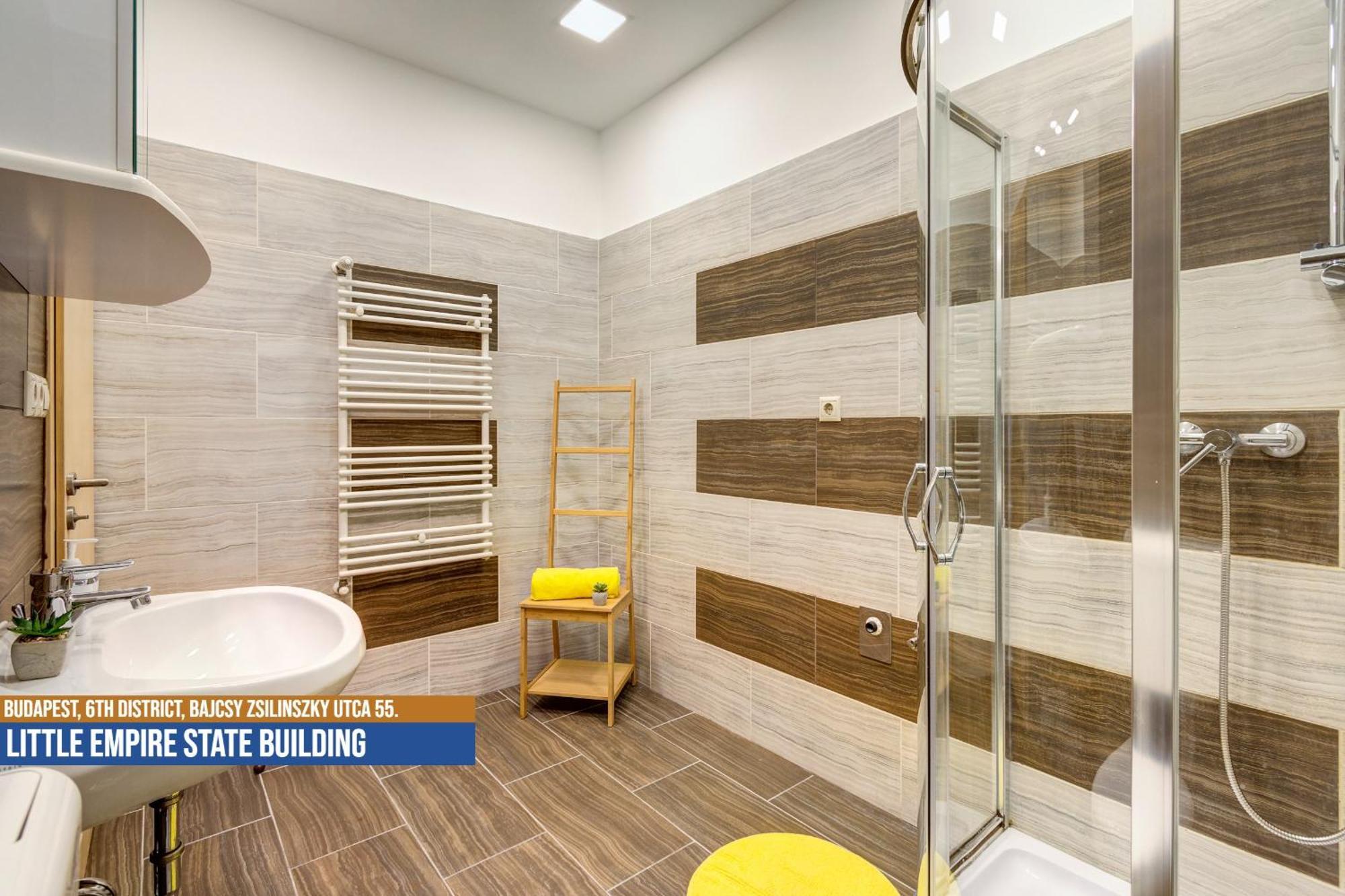 Little Americas Westend Residence Apartments Budapest Esterno foto