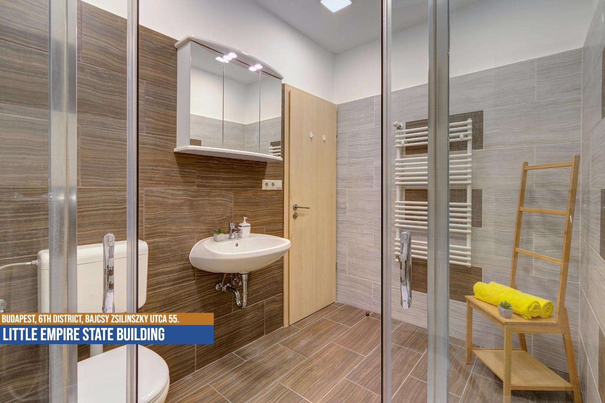 Little Americas Westend Residence Apartments Budapest Esterno foto